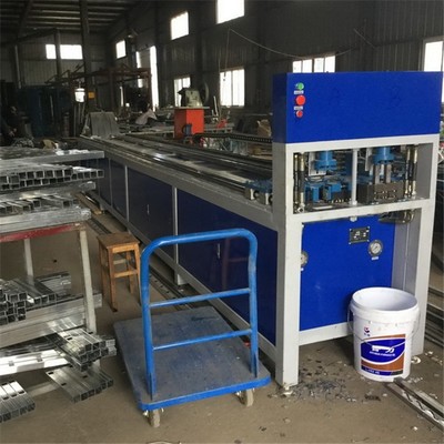 德川機(jī)械 專業(yè)供應(yīng)防盜網(wǎng)沖孔機(jī)與管材數(shù)控沖孔設(shè)備，廠家直銷服務(wù)